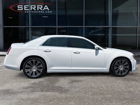 Used 2014 Chrysler 300 S RWD image 6