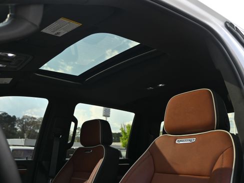 Used 2026 GMC Sierra 3500 Denali Ultimate AWD/4WD image 31