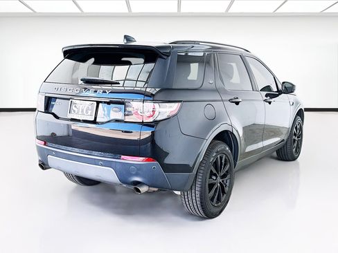 Used 2017 Land Rover Discovery Sport SE image 4