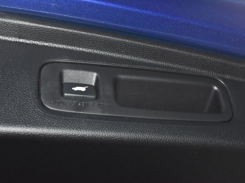 Used 2025 Honda CR-V EX-L image 38