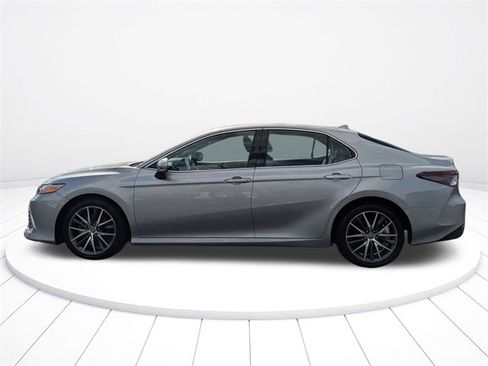 Used 2023 Toyota Camry XLE w/ Navigation Package image 6