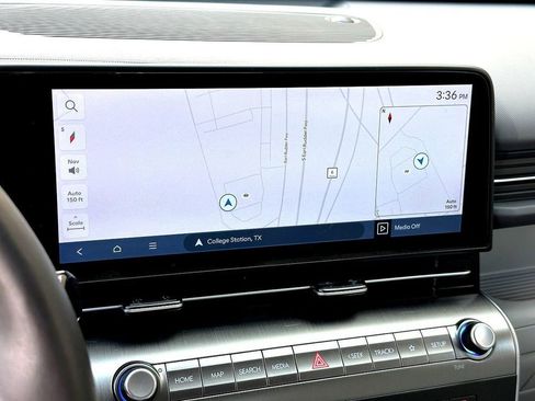 Used 2025 Hyundai Kona Limited image 17