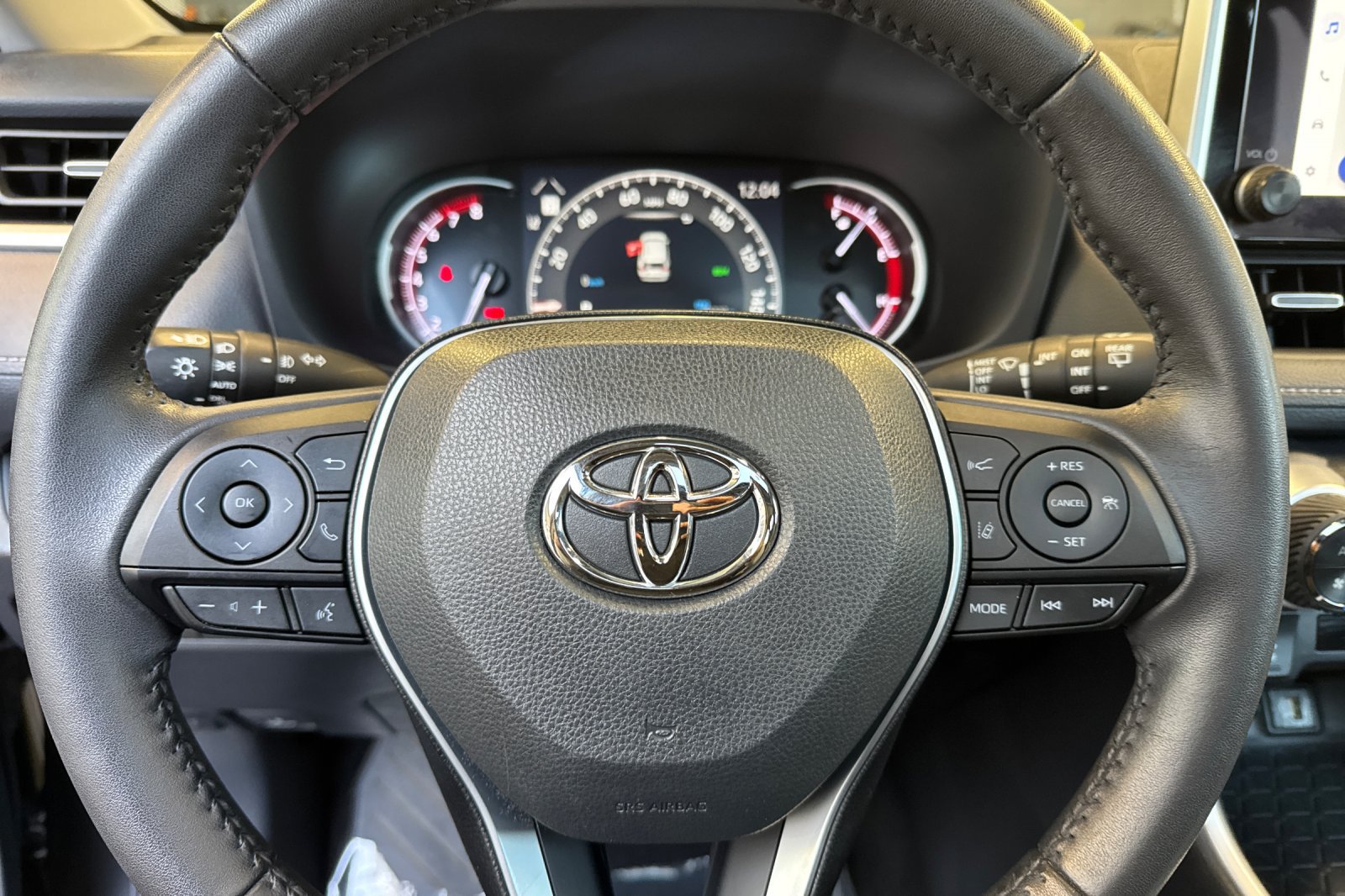 Used 2023 Toyota RAV4 XLE Premium FWD image 30