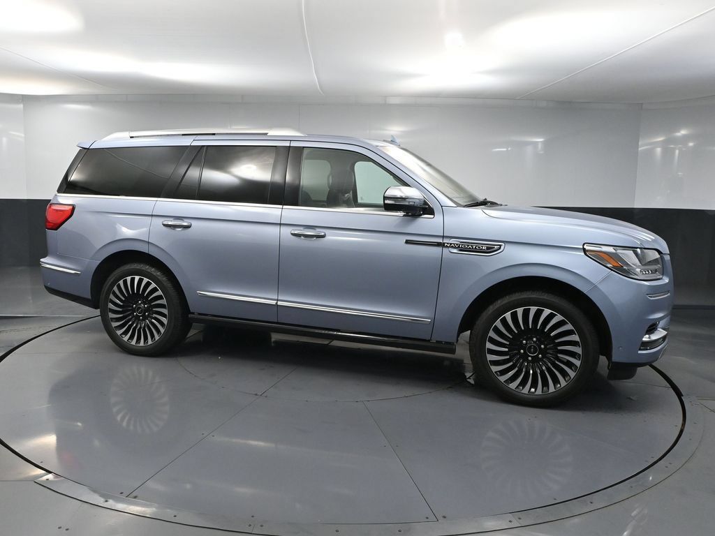 Used 2019 Lincoln Navigator Black Label AWD/4WD image 2