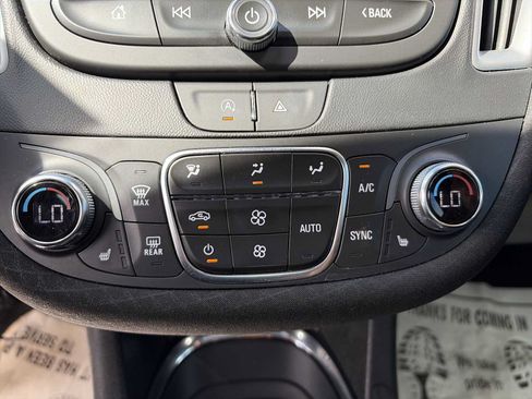 Used 2023 Chevrolet Malibu LT FWD image 16