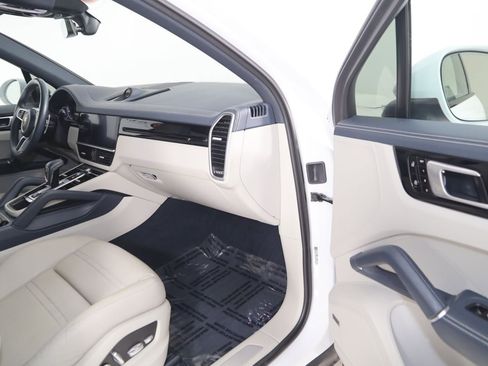 Used 2020 Porsche Cayenne AWD/4WD image 53