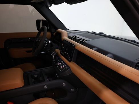 Used 2023 Land Rover Defender 90 V8 image 72