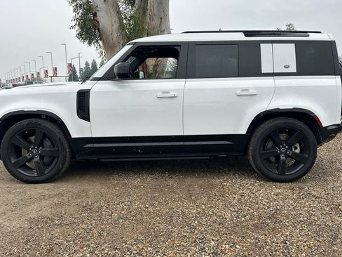 Used 2024 Land Rover Defender 110 X-Dynamic SE image 6