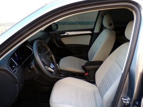 Used 2022 Volkswagen Tiguan S image 17