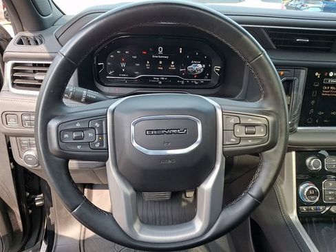 Used 2024 GMC Yukon Denali AWD/4WD image 18