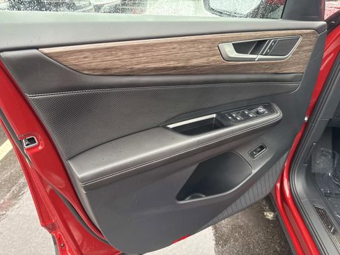 Certified 2025 Volkswagen Atlas SEL image 20