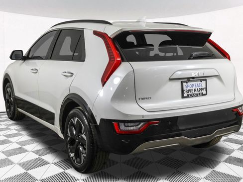Used 2023 Kia Niro Wave w/ Wave Preserve Package image 22