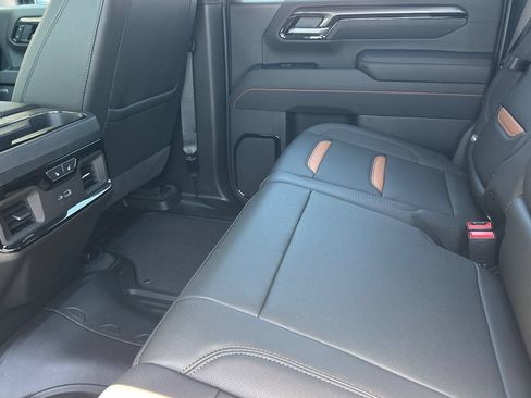 New 2026 GMC Sierra 2500 AT4 w/ AT4 Premium Plus Package AWD/4WD image 9