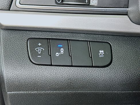 Used 2018 Hyundai Elantra SEL image 17