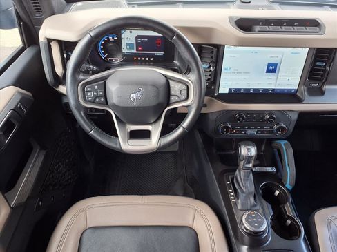 Used 2022 Ford Bronco Wildtrak image 6