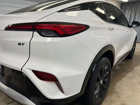 Certified 2024 Buick Envista Sport Touring w/ Convenience I Package image 24