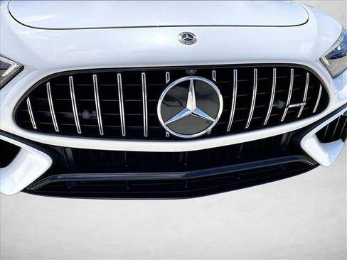 Used 2022 Mercedes-Benz SL 63 AMG 4MATIC image 29