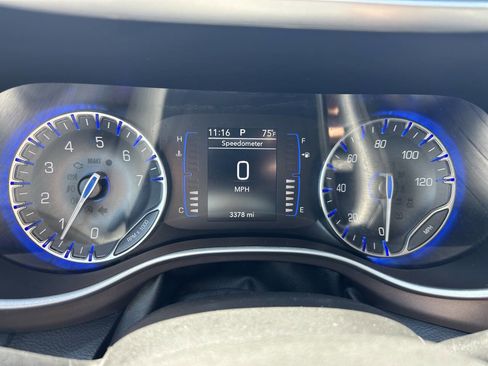 Used 2022 Chrysler Voyager LX FWD image 20
