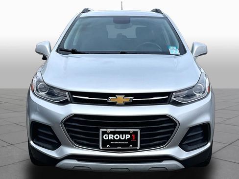 Used 2020 Chevrolet Trax LT w/ LT Convenience Package AWD/4WD image 4