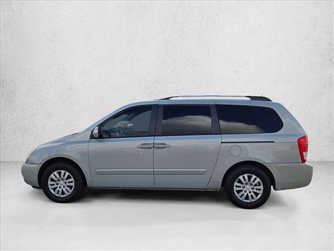 Used 2012 Kia Sedona LX image 8