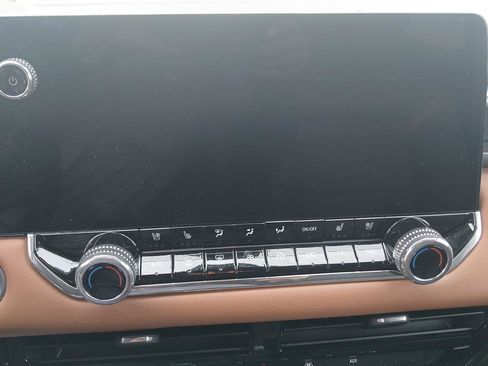 Used 2024 GMC Canyon AT4 w/ AT4 Premium Package image 16