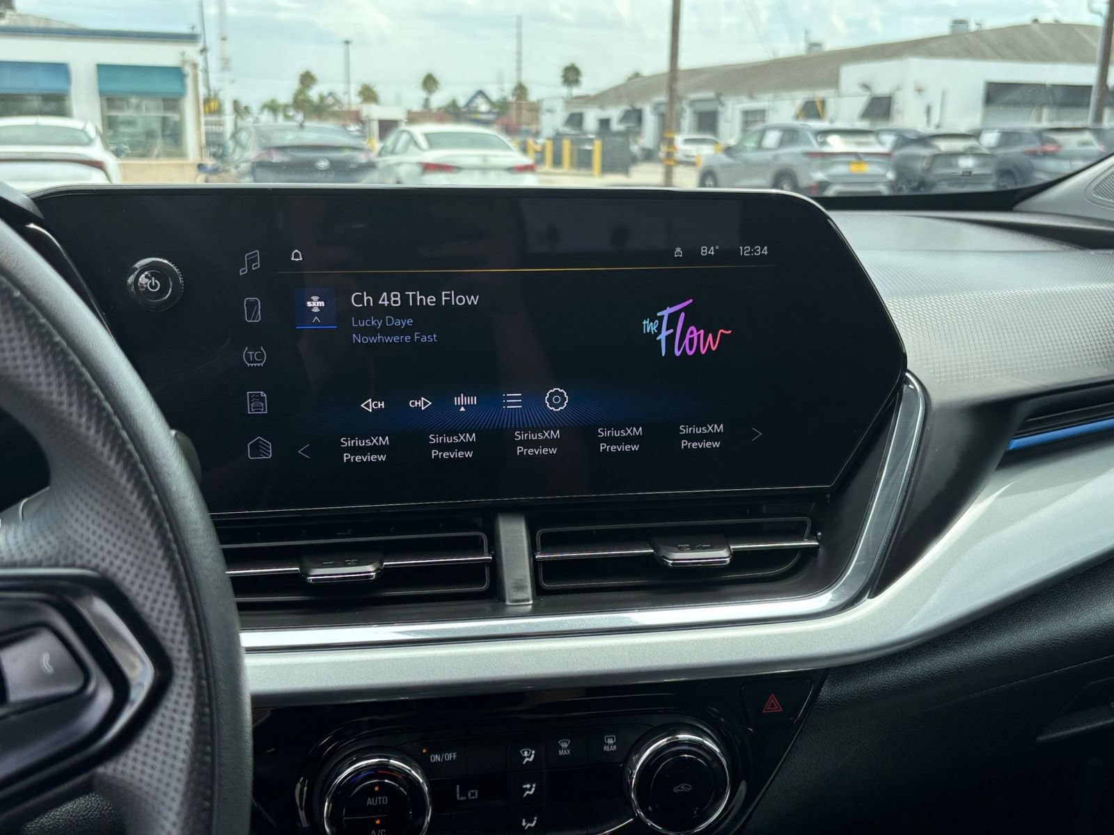 Used 2025 Chevrolet Trax LT FWD image 19