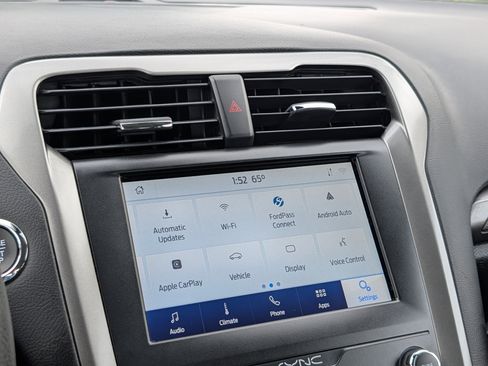 Used 2020 Ford Fusion SE image 19