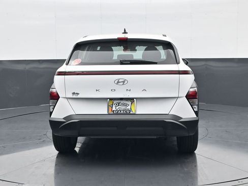New 2026 Hyundai Kona SE image 6