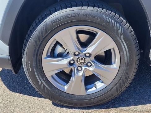 Used 2024 Toyota RAV4 XLE w/ Convenience Package image 10