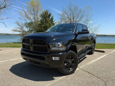 Used 2015 RAM 2500 Laramie w/ Black Appearance Group AWD/4WD image 1