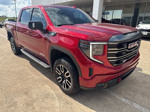 Used 2024 GMC Sierra 1500 AT4 w/ Technology Package image 9