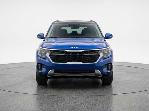 Used 2025 Kia Seltos S image 2