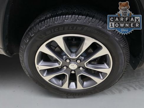 Used 2018 Jeep Grand Cherokee Limited AWD/4WD image 18