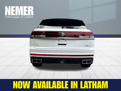 Used 2024 Volkswagen Atlas Cross Sport SEL R-Line AWD/4WD image 3
