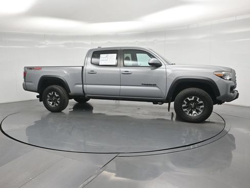 Used 2020 Toyota Tacoma TRD Off-Road w/ Technology Package AWD/4WD image 24