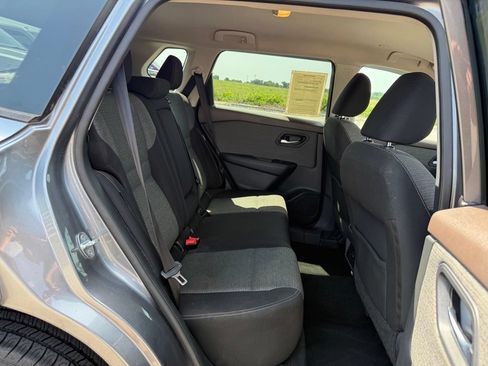 Used 2022 Nissan Rogue SV FWD image 30