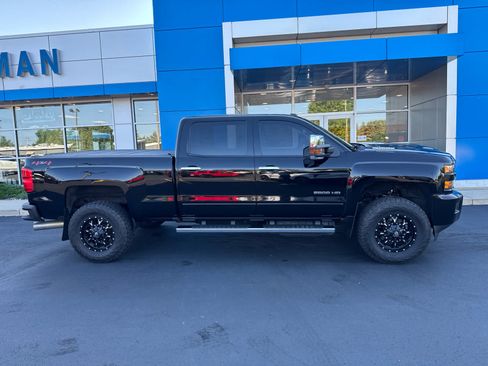 Used 2019 Chevrolet Silverado 2500 LTZ w/ Duramax Plus Package AWD/4WD image 2