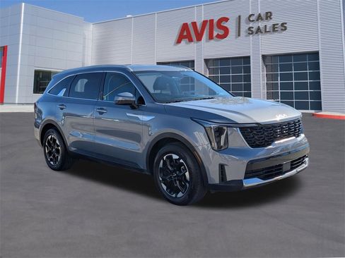 Used 2024 Kia Sorento S image 3