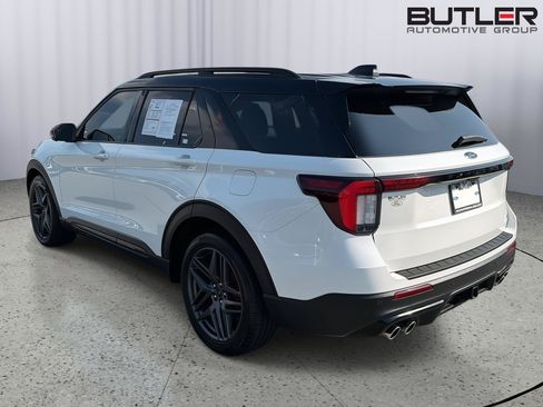 Certified 2025 Ford Explorer ST AWD/4WD image 4