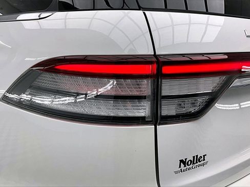 Used 2023 Lincoln Aviator Reserve w/ Equipment Group 201A image 31