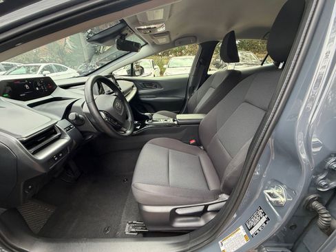 Used 2025 Toyota Prius LE image 24