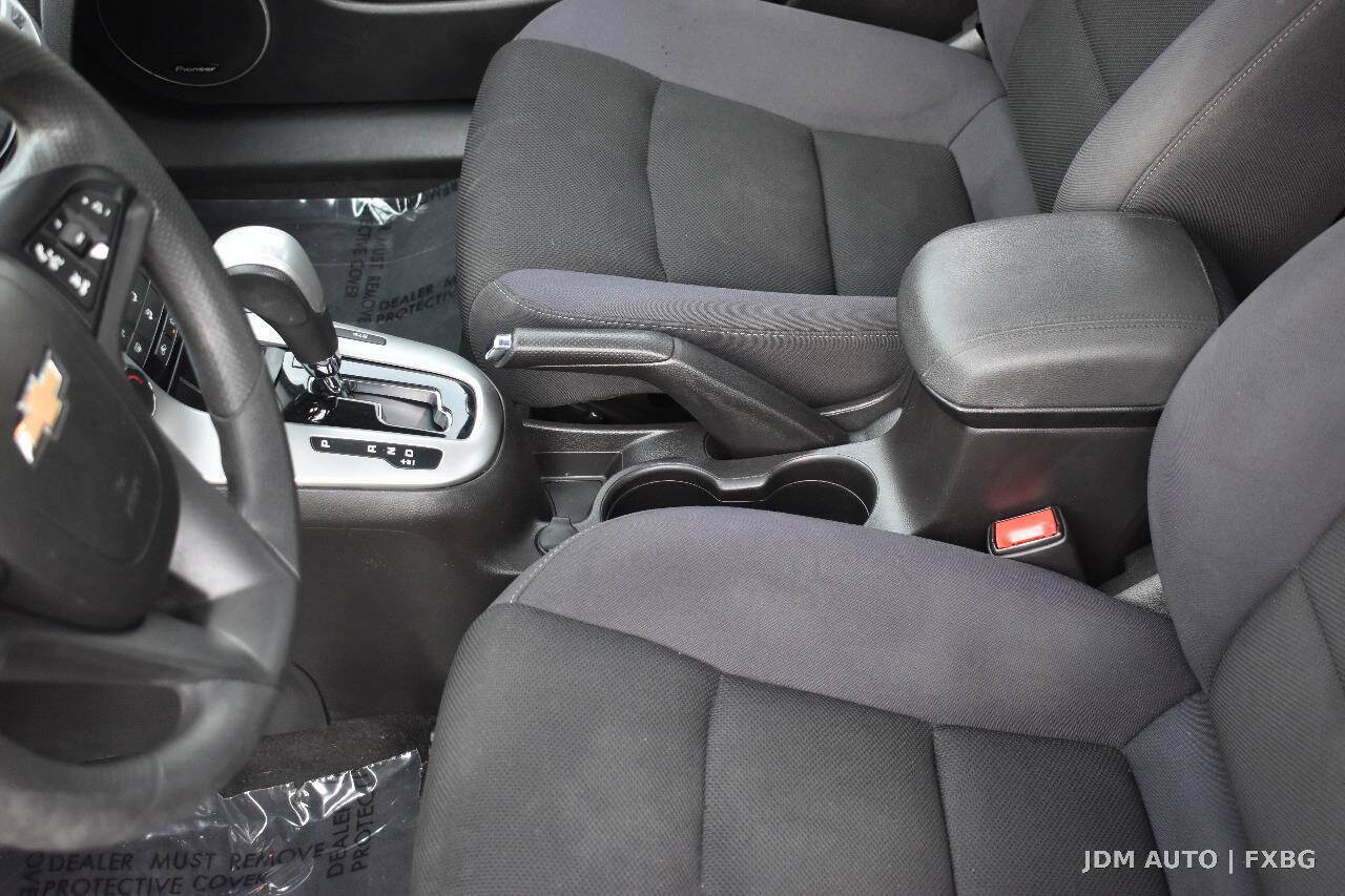 Used 2015 Chevrolet Cruze LT w/ Sun And Sound Package FWD image 29