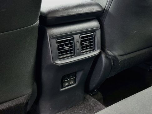 Used 2025 Toyota RAV4 XLE AWD/4WD image 27