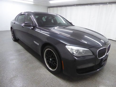 Used 2013 BMW 750Li xDrive image 1