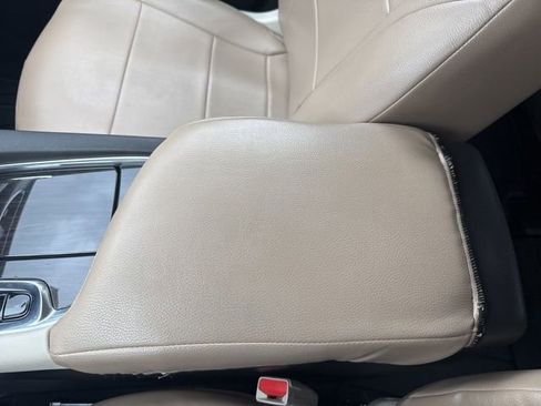 Used 2022 Buick Enclave Essence w/ Sound and Sites Package image 26