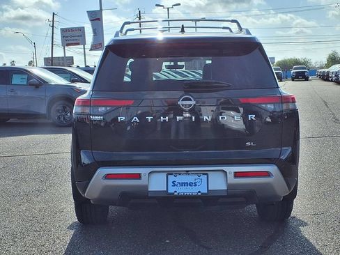 Used 2023 Nissan Pathfinder SL FWD image 7