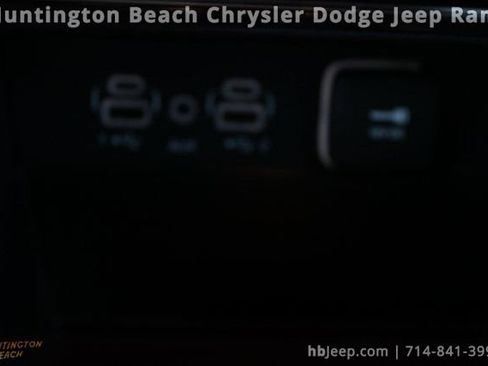 Used 2023 Jeep Grand Cherokee Laredo image 31