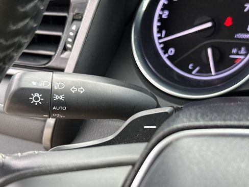 Used 2020 Toyota Camry SE FWD image 38