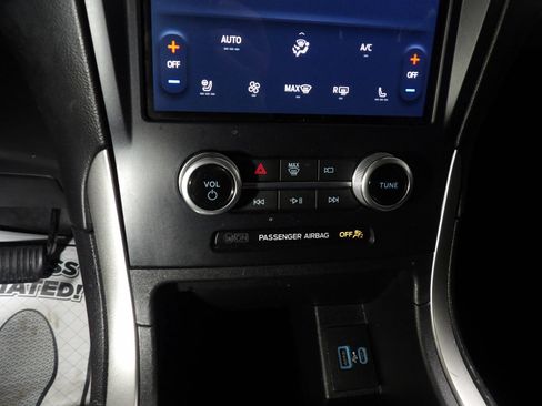 Used 2021 Ford Edge SEL w/ Convenience Package FWD image 17