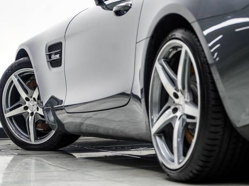 Used 2018 Mercedes-Benz AMG GT Roadster image 25
